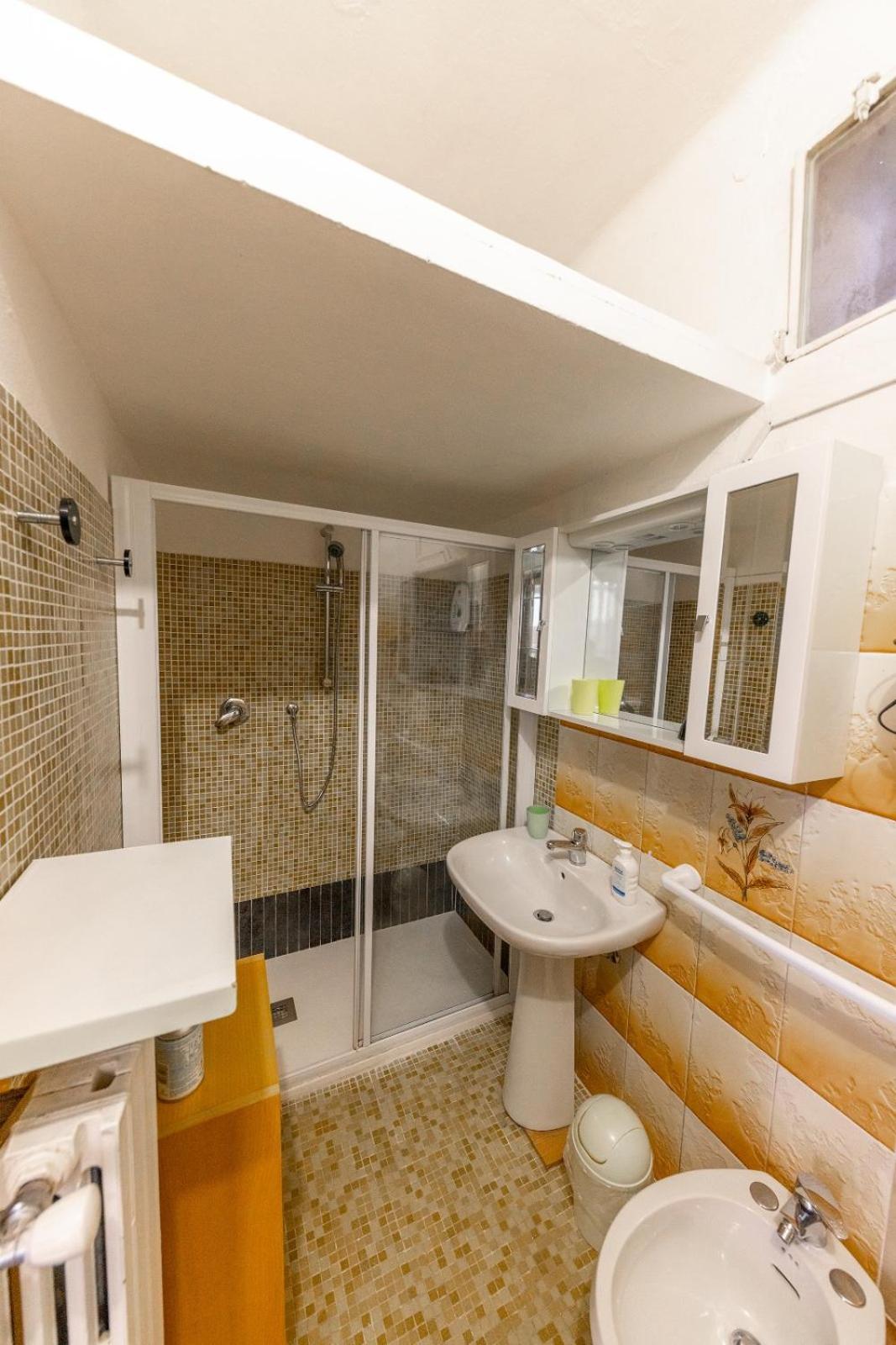 Affitti Brevi Ferrera Bilocale Ilenia 20 Minuti Da Rho Fiera E San Siro Apartment Bareggio Exterior photo